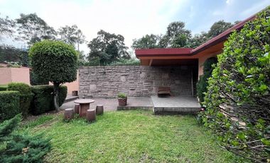 CASA EN RENTA CON INCREÍBLES ESPACIOS Y MUY  BIEN UBICADA.