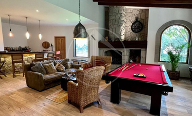 hermosa residencia con jardín plano y salón de juegos En Hacienda De Vallescondido