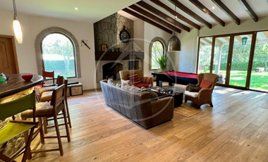 hermosa residencia con jardín plano y salón de juegos En Hacienda De Vallescondido