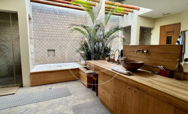 hermosa residencia con jardín plano y salón de juegos En Hacienda De Vallescondido