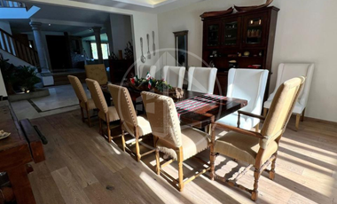 hermosa residencia con jardín plano y salón de juegos En Hacienda De Vallescondido