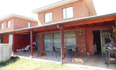 SE VENDE CASA  3 DORMITORIOS , 3 BAÑOS ,VALLE ARAUCARIA , BUIN
