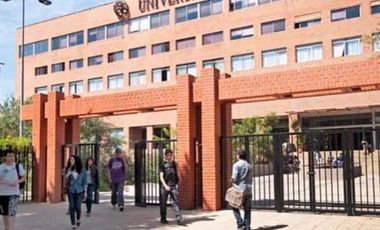 Se Vende Departamento Santiago Centro a pasos Metro Universidad de Chile y Parque Almagro
