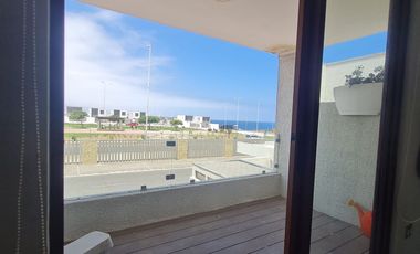Casa en Sector Costa Laguna Condominio Cejar