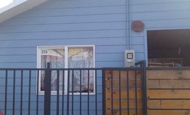 Se venden Dos  Casas en mismo terreno a una cuadra del Supermercado Lider, por Av. Pedro Montt, Valdivia.
