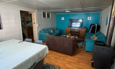 Se venden Dos  Casas en mismo terreno a una cuadra del Supermercado Lider, por Av. Pedro Montt, Valdivia.