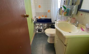 Se venden Dos  Casas en mismo terreno a una cuadra del Supermercado Lider, por Av. Pedro Montt, Valdivia.