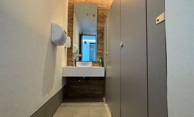 SE RENTA OFICINA TORRE ELEMENTA 142 M2 LOMAS DE ANGELOPOLIS