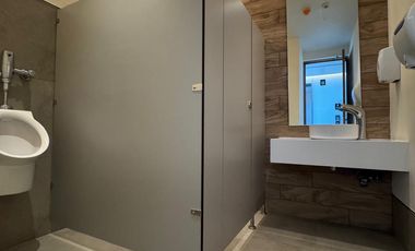 SE RENTA OFICINA TORRE ELEMENTA 142 M2 LOMAS DE ANGELOPOLIS