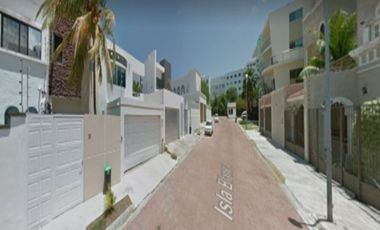 VENTA DE CASA CALLE ISLA BLANCA SUPERMANZANA 12 SM 12 Cancún  CP 77504 | QUINTANA ROO