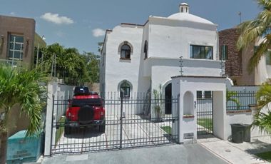 VENTA DE CASA CALLE ISLA BLANCA SUPERMANZANA 12 SM 12 Cancún  CP 77504 | QUINTANA ROO
