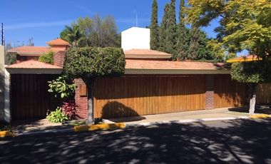INCREIBLE RESIDENCIA EN LOMAS ALTAS A PRECIO DE TERRENO