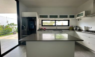 Casa en venta en fraccionamiento de lujo ubicado en Conkal , Mérida Yucatán