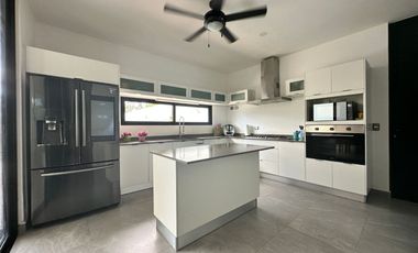 Casa en venta en fraccionamiento de lujo ubicado en Conkal , Mérida Yucatán