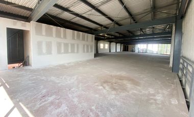 Excelente ubicación, en renta todo o en 2 partes