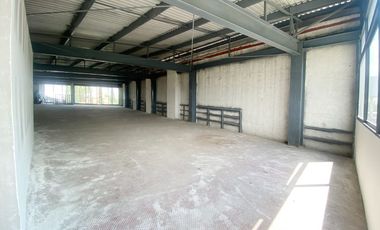 Excelente ubicación, en renta todo o en 2 partes