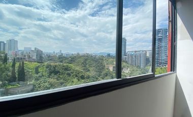 Excelente ubicación, en renta todo o en 2 partes