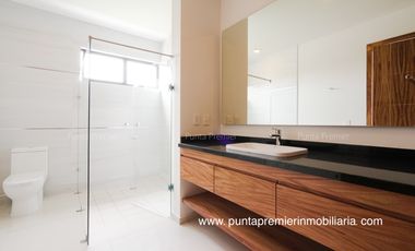 Residencia de Lujo en Venta en Puerta Las Lomas Zapopan Puerta de Hierro Andares