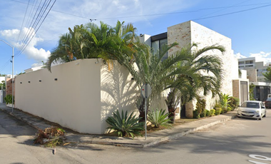 CASA EN VENTA EN MONTEBELLO, MERIDA, YUCATAN