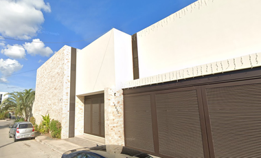 CASA EN VENTA EN MONTEBELLO, MERIDA, YUCATAN