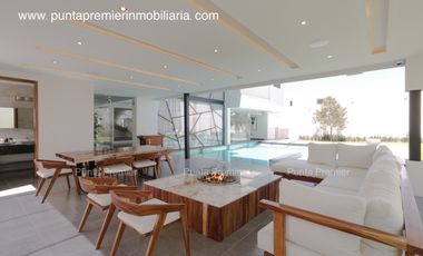 Ayamonte Club de Golf de Lujo en Venta Amueblada con Alberca Zapopan Puerta de