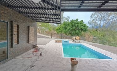 QUINTA CON PISCINA POR ESTRENAR EN VENTA, EN YUNGUILLA