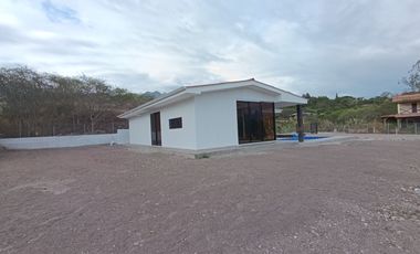 QUINTA CON PISCINA POR ESTRENAR EN VENTA, EN YUNGUILLA