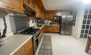 Venta de Casa en Colinas del Bosque / Tlalpan 25-1095 EP