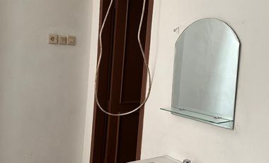 Disewakan Murah Rumah Bagus, Baru Renov, 2 Lt, Bebas Banjir, Kelapa Gading