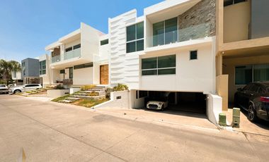 Casa en Venta Coto Villa Verona de Lujo, Zona Andares, Puerta de Hierro Zapopan