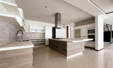 Casa en Venta Coto Villa Verona de Lujo, Zona Andares, Puerta de Hierro Zapopan