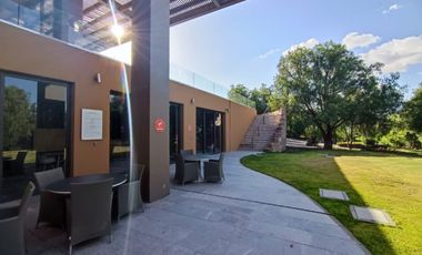 EXCLUSIVO DEPA EN RENTA CON ALBERCA GYM VISTA AL CAMPO DE GOLF EN BALVANERA GOLF POLO & COUNTRY CLUB  QUERÉTARO