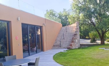 EXCLUSIVO DEPA EN RENTA CON ALBERCA GYM VISTA AL CAMPO DE GOLF EN BALVANERA GOLF POLO & COUNTRY CLUB  QUERÉTARO