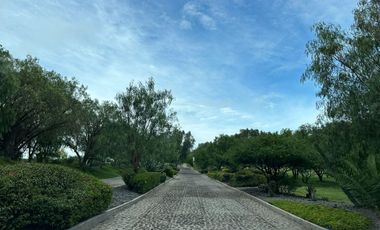 EXCLUSIVO DEPA EN RENTA CON ALBERCA GYM VISTA AL CAMPO DE GOLF EN BALVANERA GOLF POLO & COUNTRY CLUB  QUERÉTARO