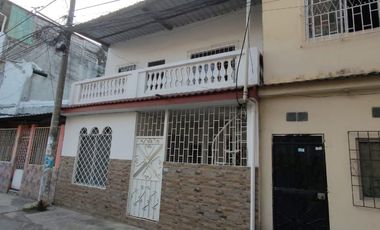 Bajo de precio !! Se vende casa con Suite adicional en Sauces 3