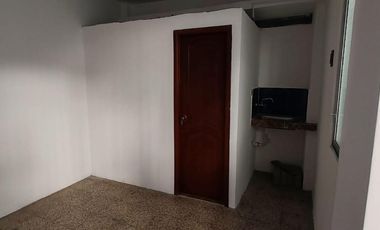 Bajo de precio !! Se vende casa con Suite adicional en Sauces 3