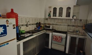 Bajo de precio !! Se vende casa con Suite adicional en Sauces 3