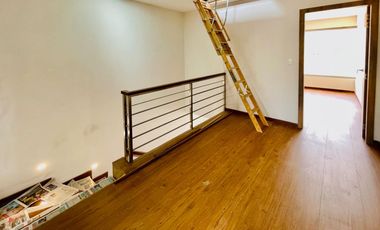 Casa de venta en Cuenca Ecuador independiente fuera de condominios sector Av del Tejar