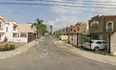 CASA EN VENTA FRACC URBI PASEOS DE SANTIAGO TONALA JALISCO