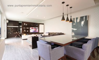 Casa en Venta Colomos Providencia de Lujo Cerca Andares 4 Recamaras Zapopan