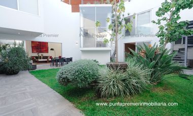 Casa en Venta Colomos Providencia de Lujo Cerca Andares 4 Recamaras Zapopan