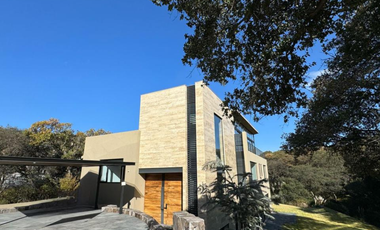 Residencia con IMPRESIONANTE jardín plano y espectacular vista Para Estrenar En Rancho San Juan