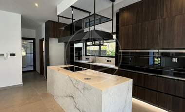 Residencia con IMPRESIONANTE jardín plano y espectacular vista Para Estrenar En Rancho San Juan