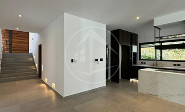 Residencia con IMPRESIONANTE jardín plano y espectacular vista Para Estrenar En Rancho San Juan