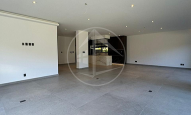 Residencia con IMPRESIONANTE jardín plano y espectacular vista Para Estrenar En Rancho San Juan