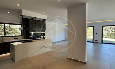 Residencia con IMPRESIONANTE jardín plano y espectacular vista Para Estrenar En Rancho San Juan