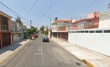 ¡¡HERMOSA CASA EN UNA DE LAS MEJORES ZONAS DE LOMAS ESTRELLA!!