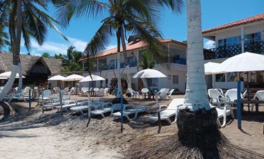 SE VENDE HOTEL A 300 MTS DE LA PLAYA EN PALOMINO COLOMBIA