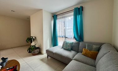 casa en venta sobre avenida en pozos ideal para casa habitación o negocio