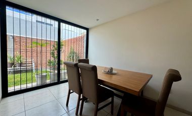 casa en venta sobre avenida en pozos ideal para casa habitación o negocio